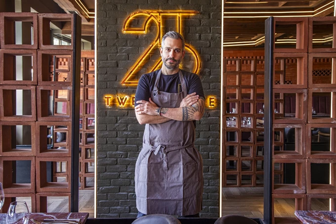 TwentyFive εστιατόριο Γιώργος Τσούλης στο Μικρολίμανο