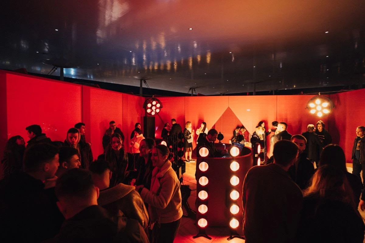 360° Pop-up: Το χριστουγεννιάτικο μπαρ του ΚΠΙΣΝ είναι και πάλι εδώ