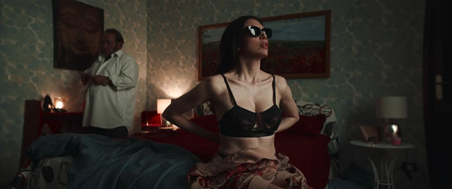 dark_glasses_urania_pictures_getaway_films