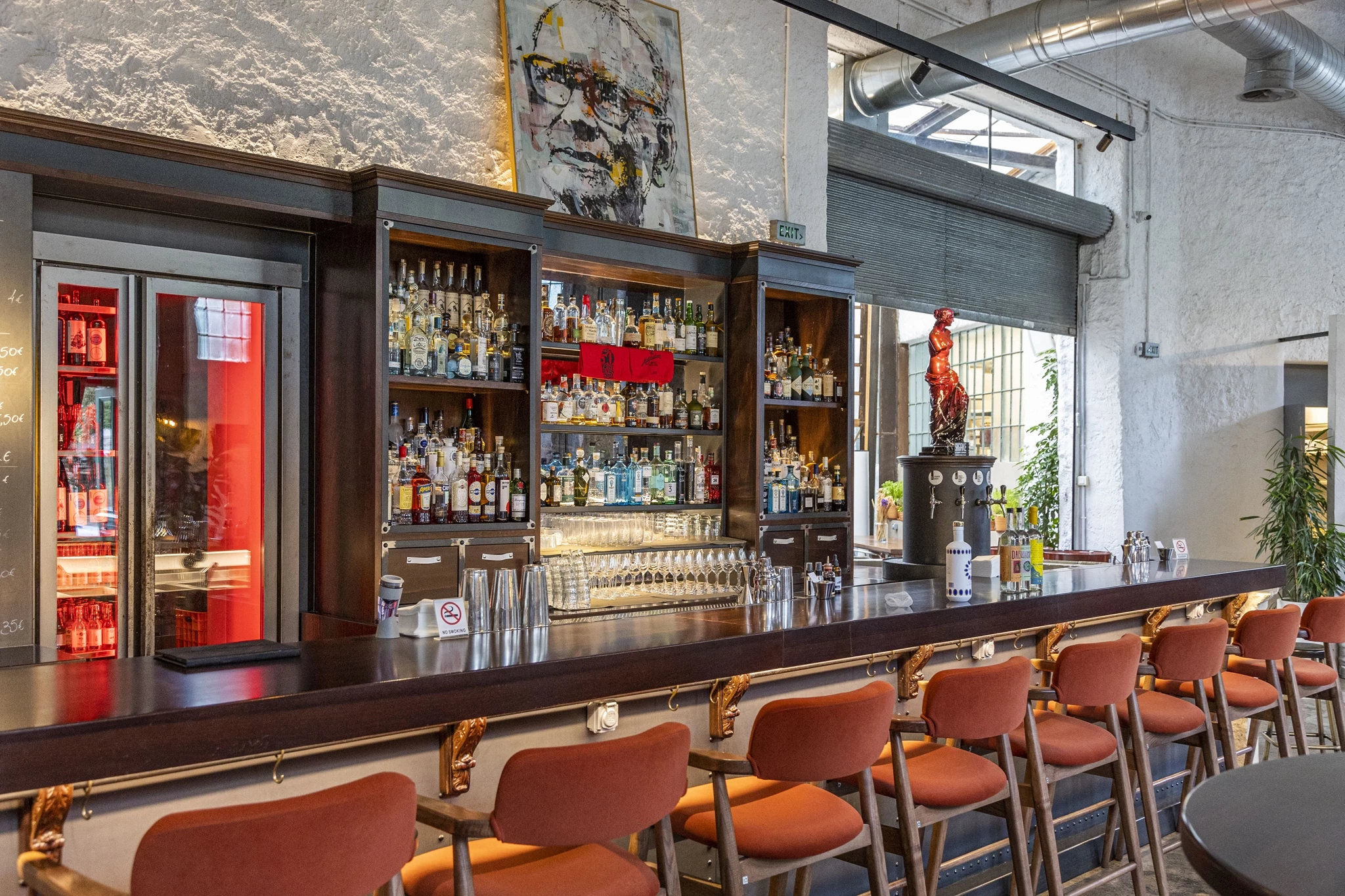 Εκεί θα βρεις κάποια από τα κορυφαία μπαρ του πλανήτη στην Αθήνα