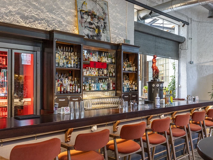 Εκεί θα βρεις κάποια από τα κορυφαία μπαρ του πλανήτη στην Αθήνα