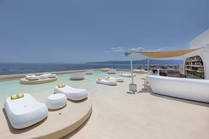 Isla Brown Corinthia