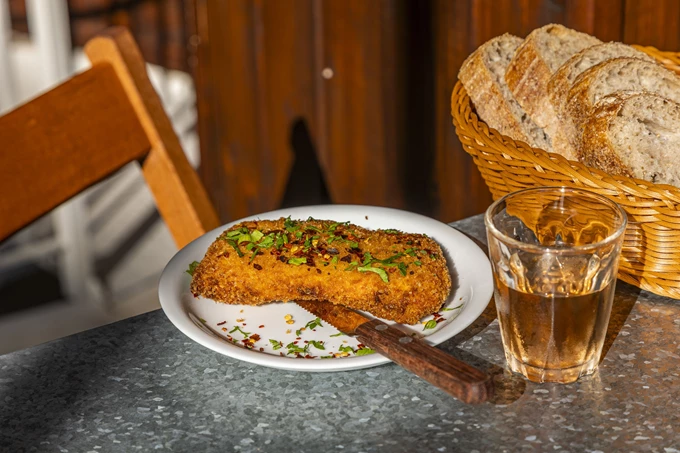 Το νέο εστιατόριο/ μεζεδοπωλείο Άτλας στην Κυψέλη 17