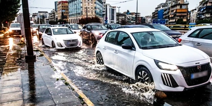 Γιατί πλημμυρίζει η Αθήνα κάθε φορά που βρέχει;