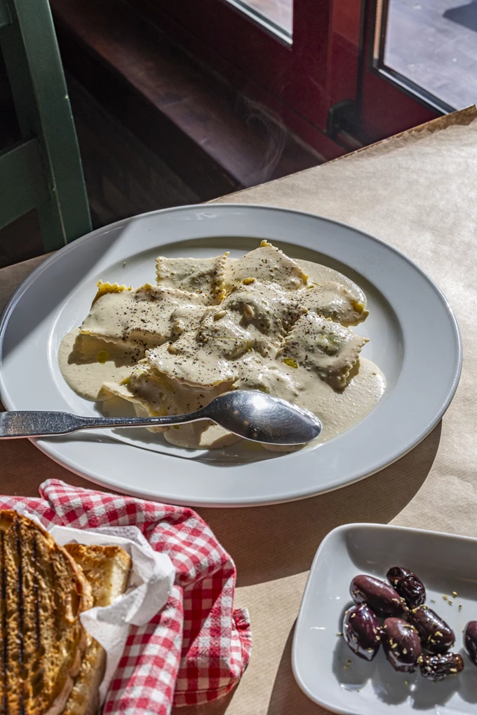 Το εστιατόριο Aglio, Olio & Peperoncino στο Μετς 6