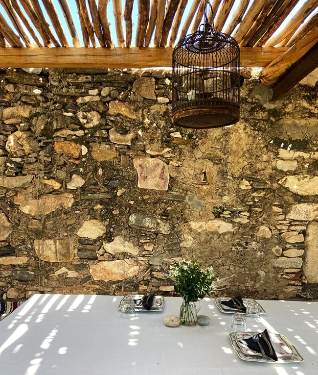 Ιουλία Πολυκρέτη Νάξος Bourdain 4