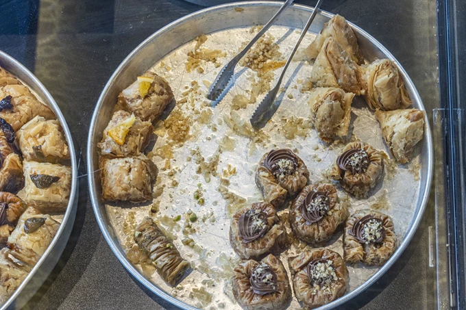 Το ζαχαροπλαστείο Τα Γιούλια στη Νέα Ιωνία 3