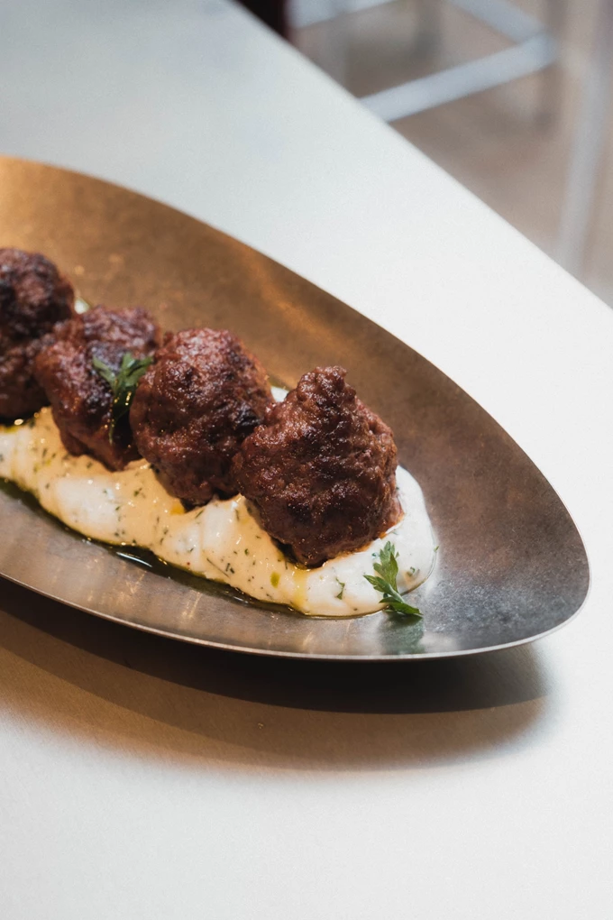 Το μπαρ εστιατόριο Βουλκανιζατέρ στο Κουκάκι 10