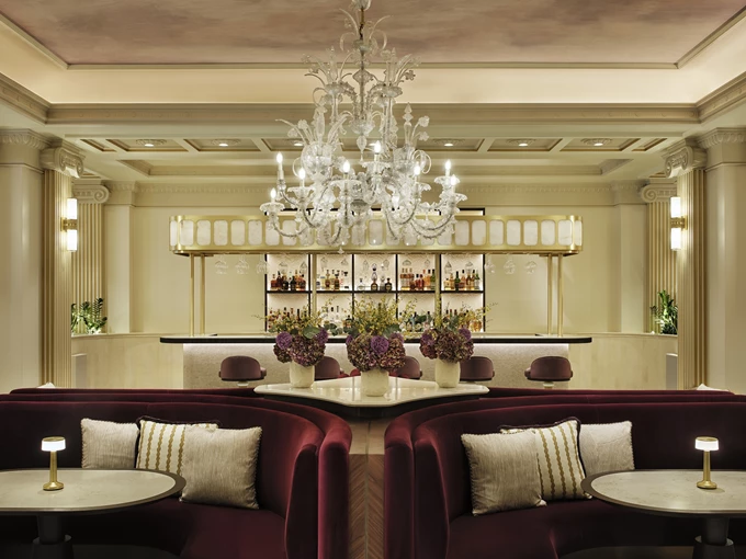 Το νέο μπαρ George, The Lobby Bar, στο ξενοδοχείο King George 2