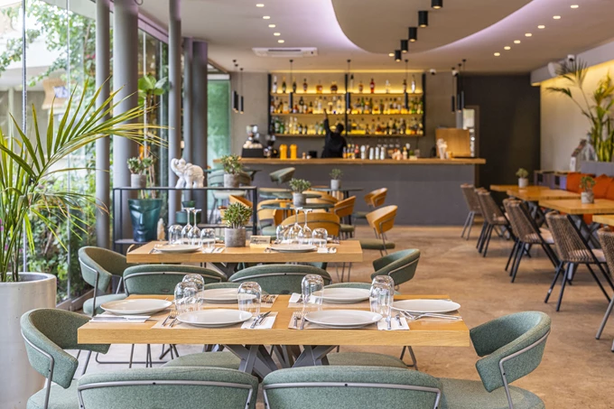 Το μπαρ εστιατόριο Fellows στη Ριζάρη 5