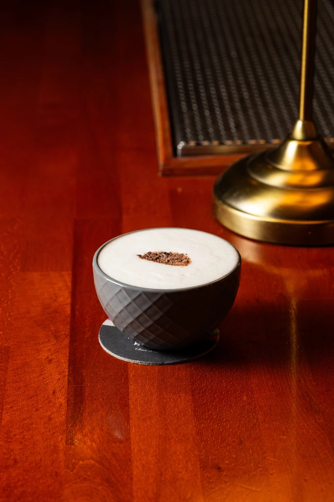 Το μπαρ Nouvelle Vague από τα Τίρανα που μπήκε στα The World's 50 Best Bars 2025 13