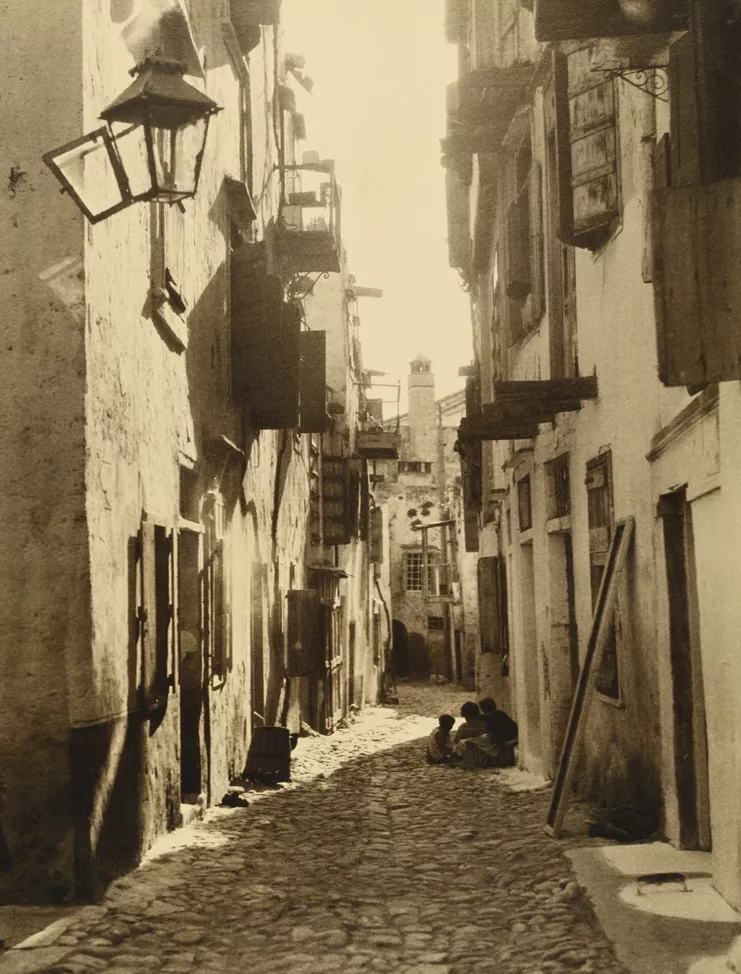 Έλλη Σουγιουλτζόγλου-Σεραΐδάρη (Nelly’s) Η παλιά πόλη των Χανίων, 1928 © Μουσείο Μπενάκη/Φωτογραφικά Αρχεία