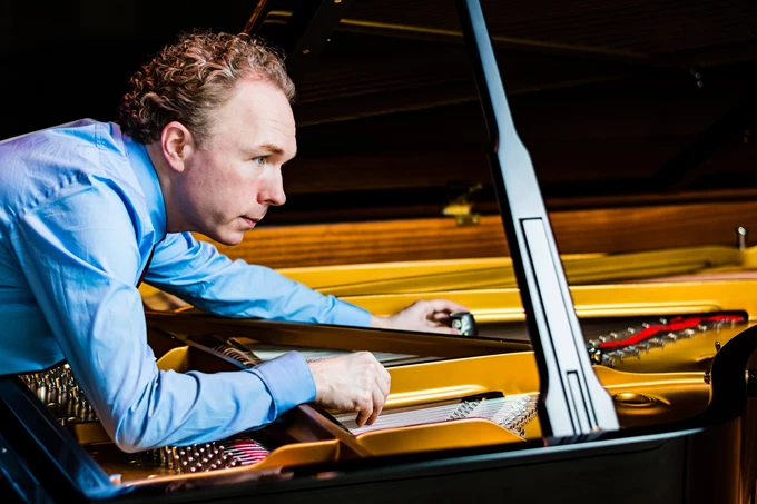 Ralph van Raat