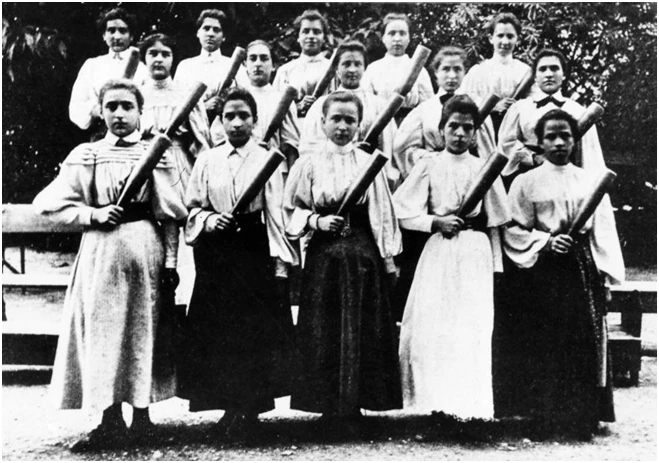 Οι Πρώτες Δασκάλες