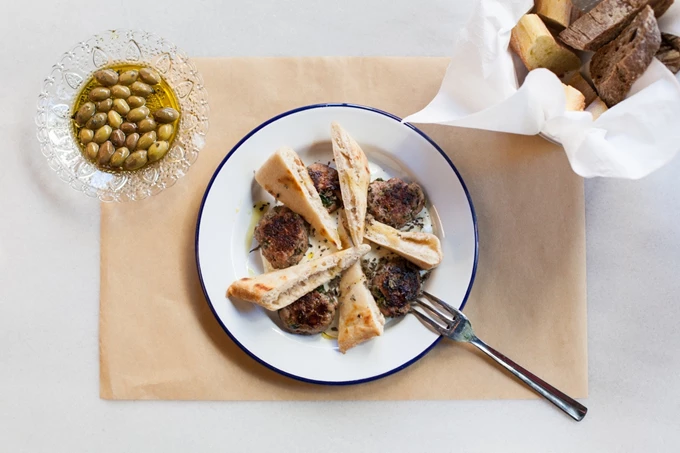 Το καφενείο Λούβρον στο Παγκράτι 4