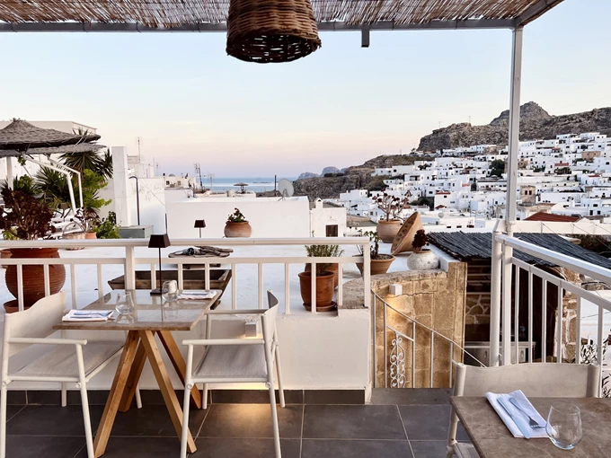 cezar meze bar ρόδος εστιατόριο διακοπές