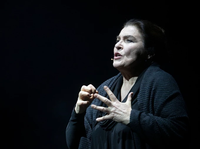 Όμορφη Πόλη - 100 χρόνια Μίκης Θεοδωράκης