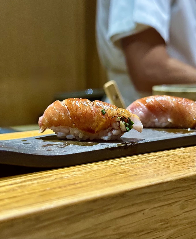 Το εστιατόριο Sushimou του Αντώνη Δρακουλαράκου στην οδό Σκούφου 14