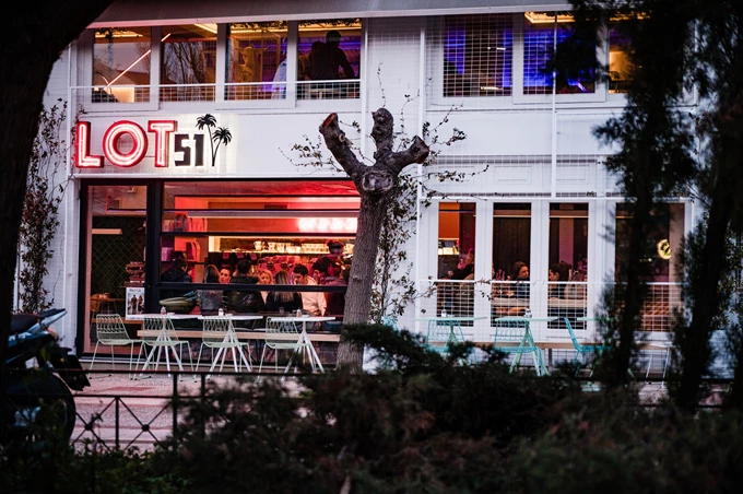 Μπαρ και εστιατόρια της Αθήνας που έκαναν αμέσως σουξέ_Lot 51