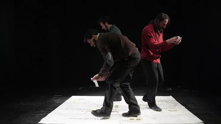 Σε ποιον ανήκει η γη