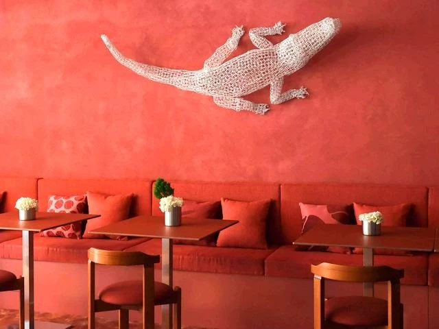 Το café της Lacoste στο Μονακό είναι κάτι που αξίζει να δεις