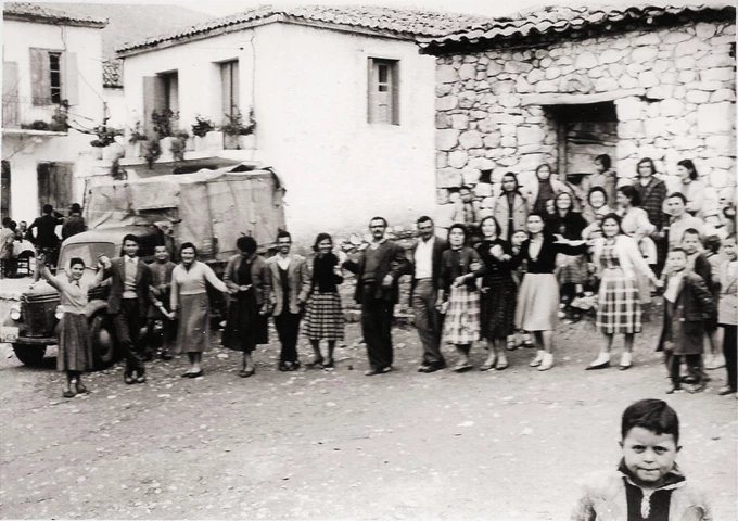 Έκθεση Χορών Χώρος Επίδαυρος Θέση Πλάτανος Λυγουριό 1957 Ομάδα Λυγουριό, Αρχαίο Θέατρο Φωτογραφικό ταξίδι στον χρόνο