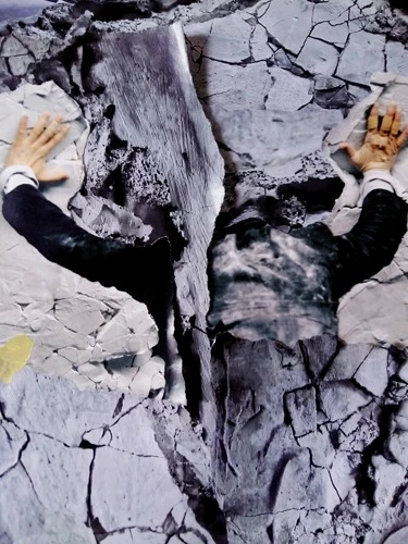 Πίσω από τον τοίχο