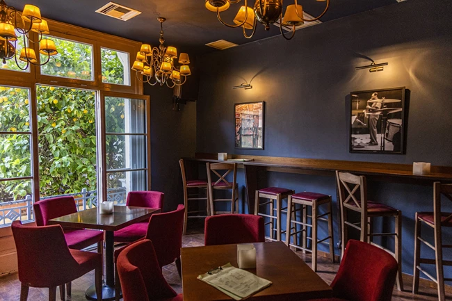 Το μπαρ Λογιότατος στην Κυψέλη 8