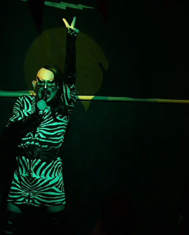 Kangela Tromokratisch