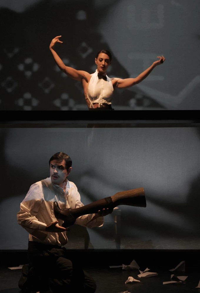 Εκείνος που έκλεψε τη μέρα και πλήρωσε τη νύχτα