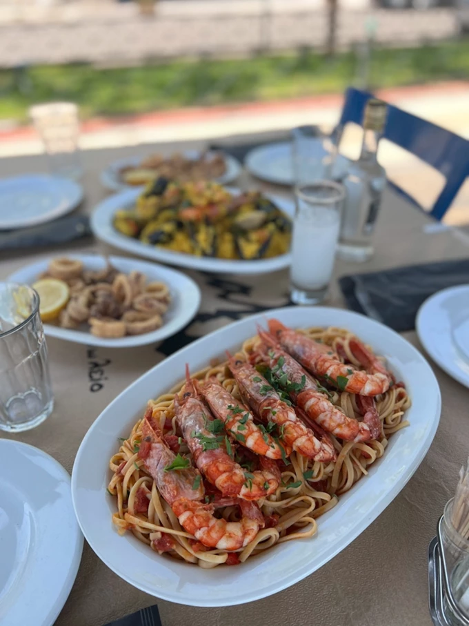 Το ουζερί Παραλία στη Σαλαμίνα 3