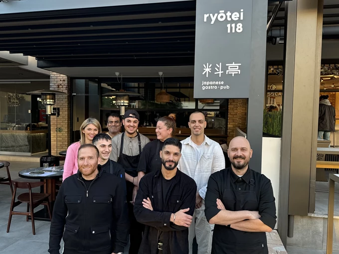 Το ιαπωνικό εστιατόριο/παμπ Ryotei 118 στη Γλυφάδα 9
