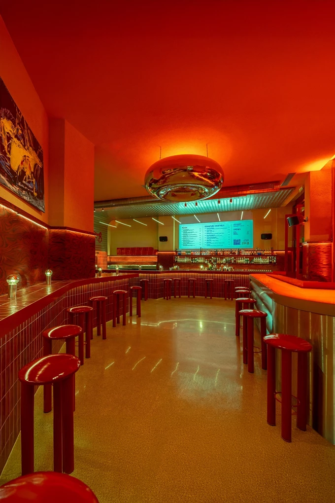 Το pizza bar DR.8 στη Δραγατσανίου 3