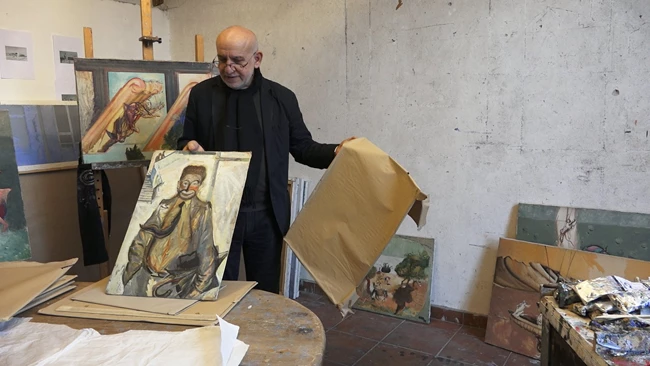 Ντοκιμαντέρ exergue on documenta14, Δημήτρης Αθυρίδης, Edi Hila in his studio