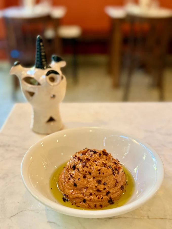 Το εστιατόριο - ελεβέ καφενείο Φλάρος στο Παγκράτι 1111