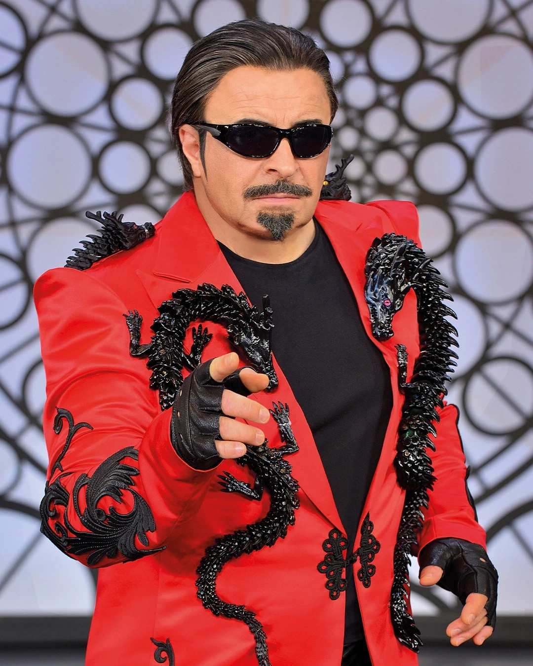 Notis Η επιστροφή