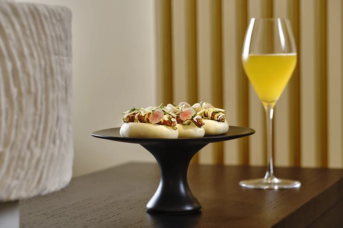 Το νέο μπαρ George, The Lobby Bar, στο ξενοδοχείο King George 17