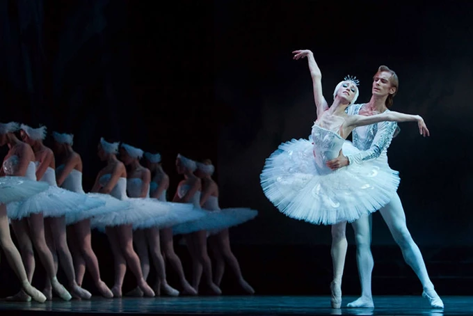 Η λίμνη των κύκνων Royal Classical Ballet