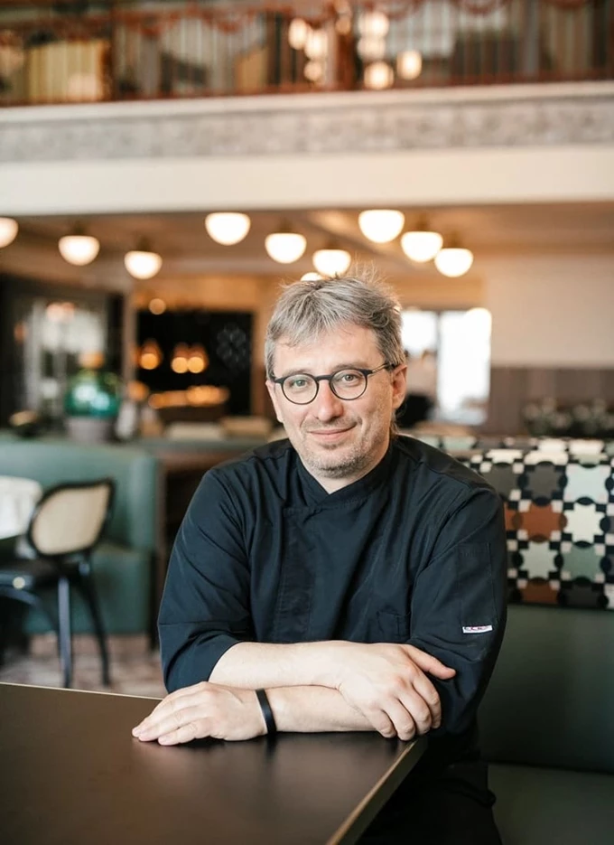 Ένα από τα κορυφαία εστιατόρια της Θεσσαλονίκης σερβίρει για ένα βράδυ στην Αθηναϊκή Ριβιέρα 3