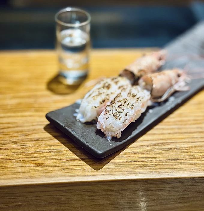 Το εστιατόριο Sushimou του Αντώνη Δρακουλαράκου στην οδό Σκούφου 15