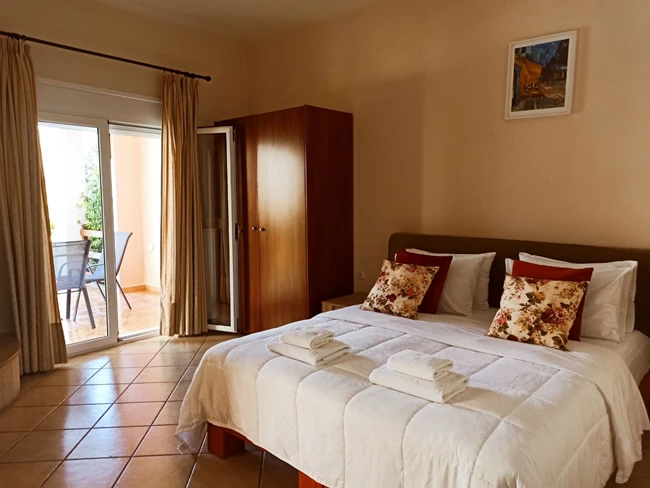 Corinthian Village Πάσχα Βραχάτι