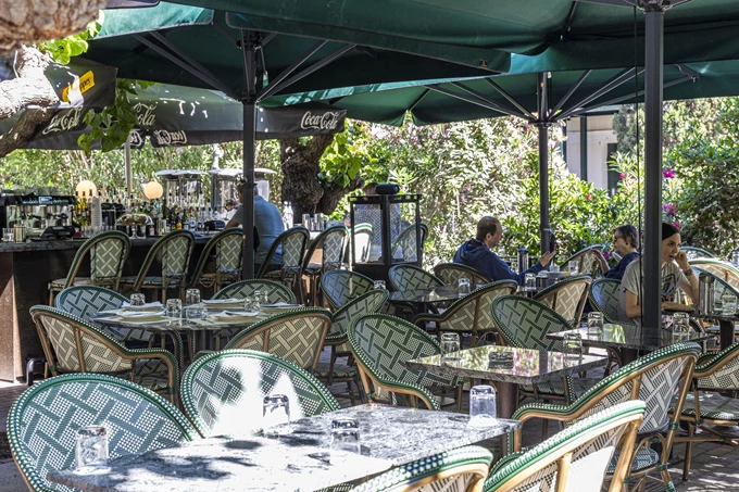 Το 49 All Day Cafe & Wine Bar στο Κολωνάκι 113