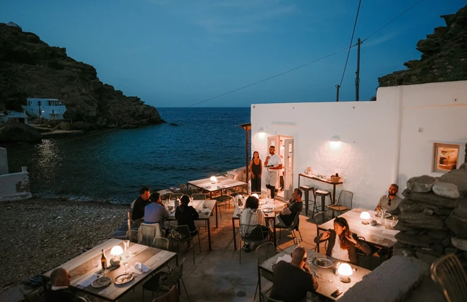 H Cantina της Σίφνου σερβίρει για ένα βράδυ στην Αθήνα