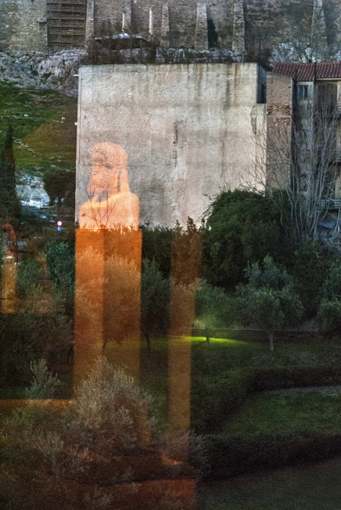 Τι βλέπουν τα αγάλματα