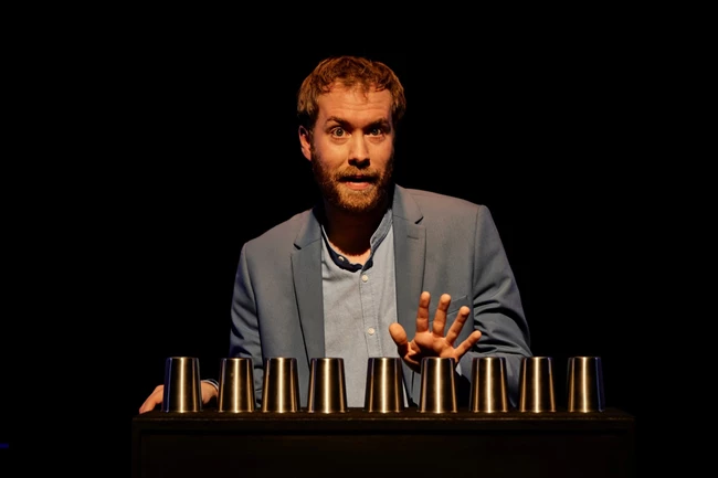 Calle Fuh,Παράσταση