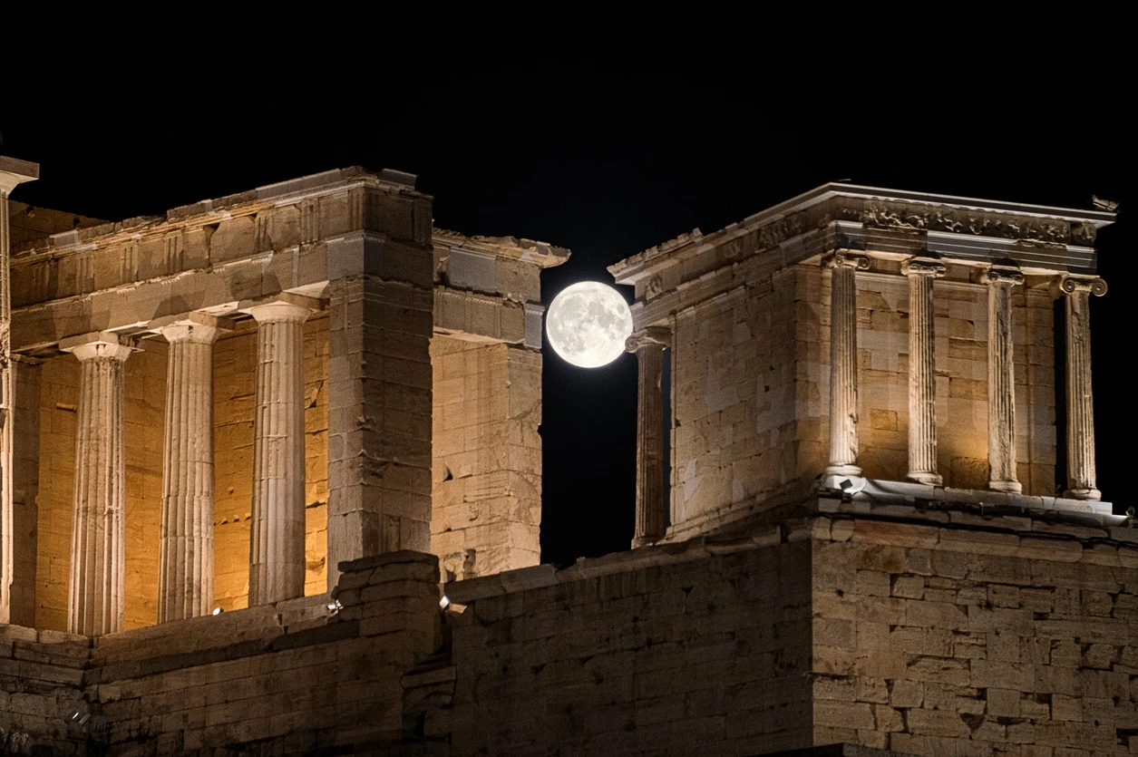 Η Ψυχρή Υπερπανσέληνος του Δεκεμβρίου και πού θα την απολαύσεις στην Αθήνα