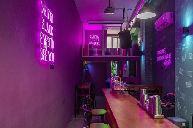 Νέα Μπαρ στην Αθήνα_The Cranky 2