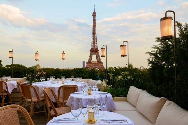 Ημέρα του Αγίου Βαλεντίνου Ρομαντικά εστιατόρια στο Παρίσι Girafe