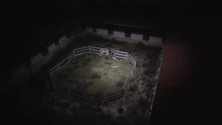 Janis Rafa, «The Absence of your Body has Shaped the Spectacles of our Past», 2025 (video still). Δικάναλη βίντεο εγκατάσταση, έγχρωμη, ήχος, 12&#39;. Ευγενική παραχώρηση του καλλιτέχνη. Παραγωγή του ΕΜΣΤ | Εθνικό Μουσείο Σύγχρονης Τέχνης