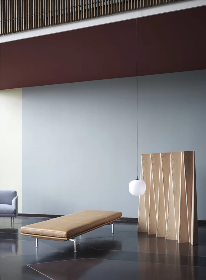 Anderssen Voll design Myran Outline-daybed-refine-cognac-leather-alu-rime-pendant-25-black-muuto